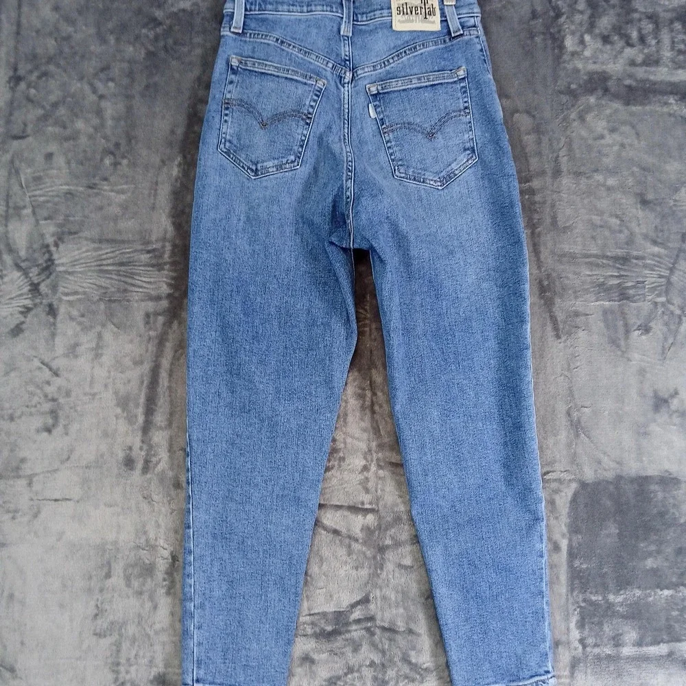 Levi's‎ SilverTab Jeans Womens 27x26 Light Wash Blue Mom Fit High Rise Tapered